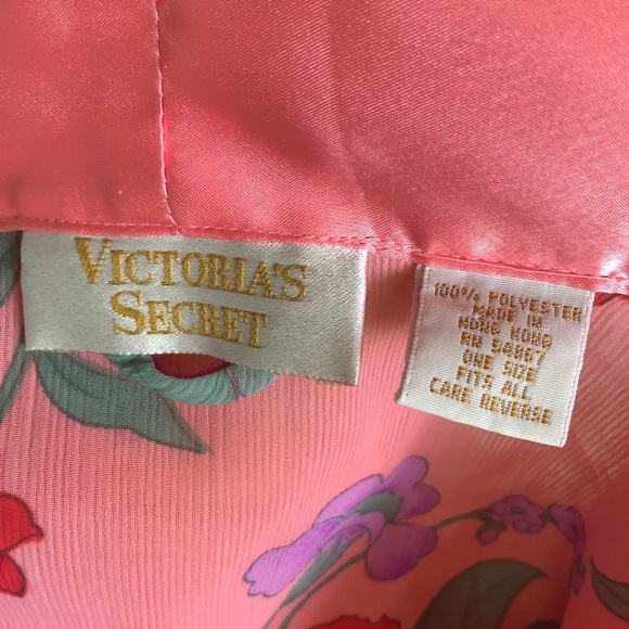 Gold Tag Victoria’s Secret Floral Kimono - Picture 4 of 4